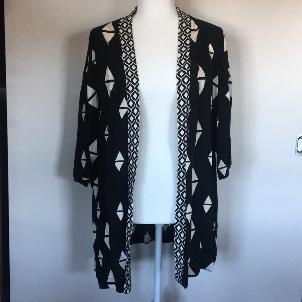 H&M Black & White Tribal/Geometric Kimono